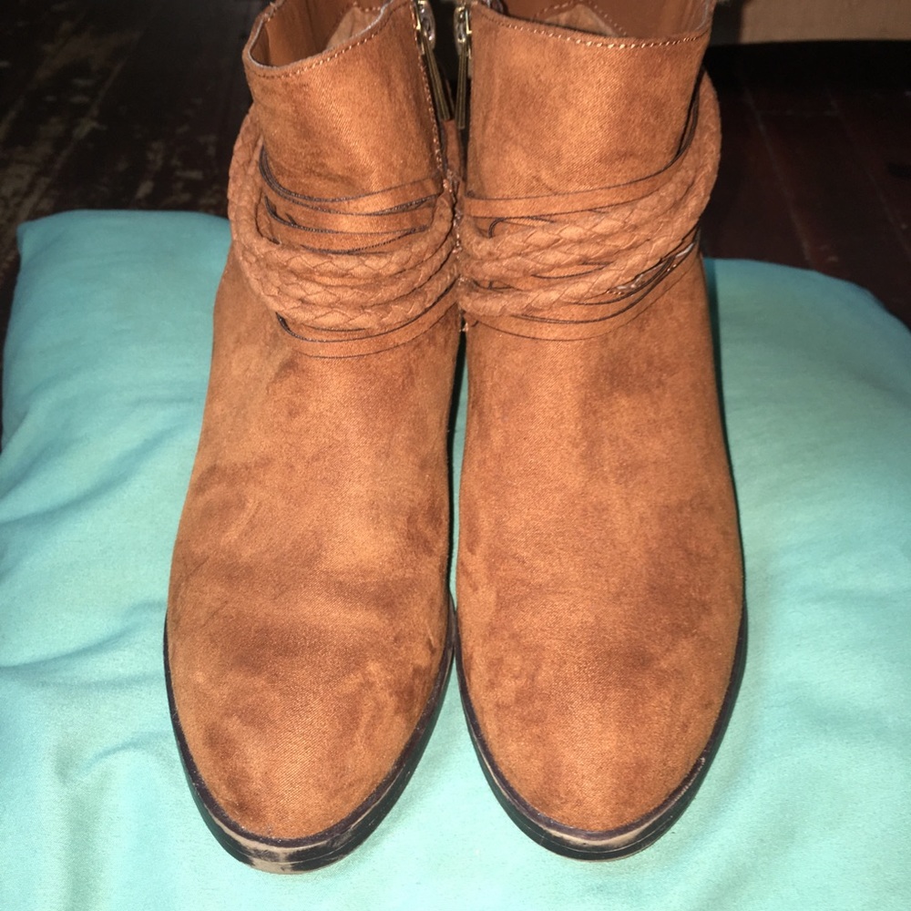 Rouge Booties